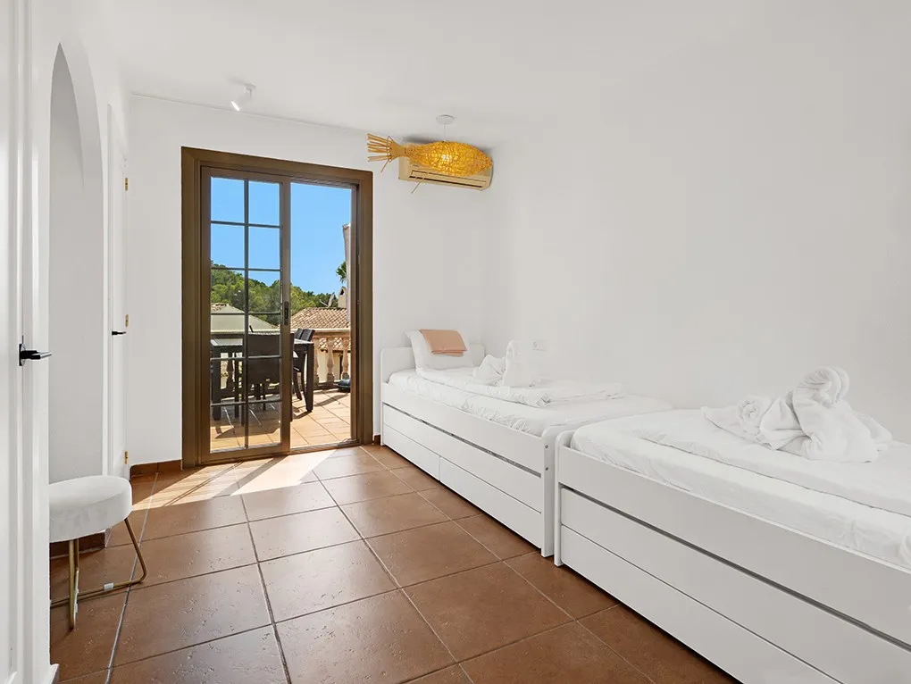 Hörnhus i populärt bostadsområde i Santa Ponsa-10