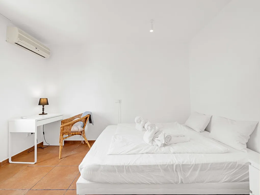 Hörnhus i populärt bostadsområde i Santa Ponsa-9