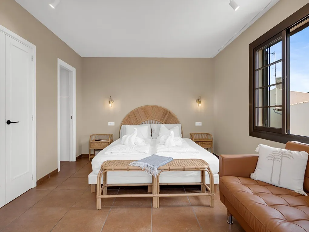 Hörnhus i populärt bostadsområde i Santa Ponsa-12