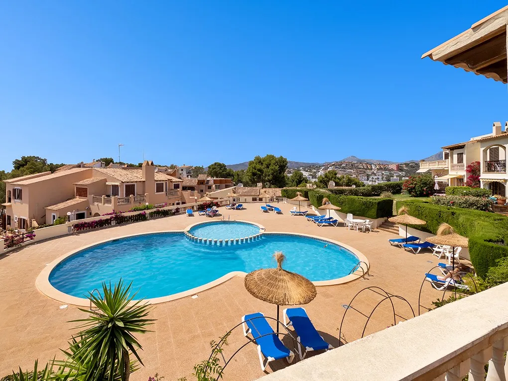 Hörnhus i populärt bostadsområde i Santa Ponsa-1