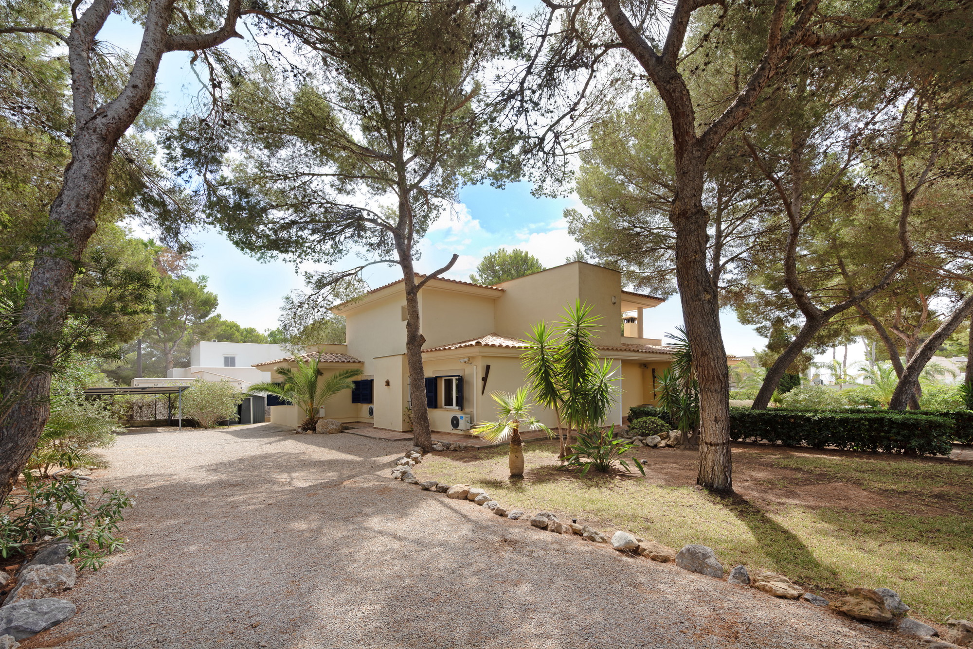 Mediterranean-Style House for Rent in Sol de Mallorca-23