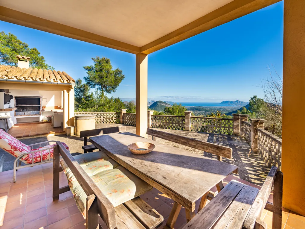 Finca in Pollensa with spectacular sea views-4