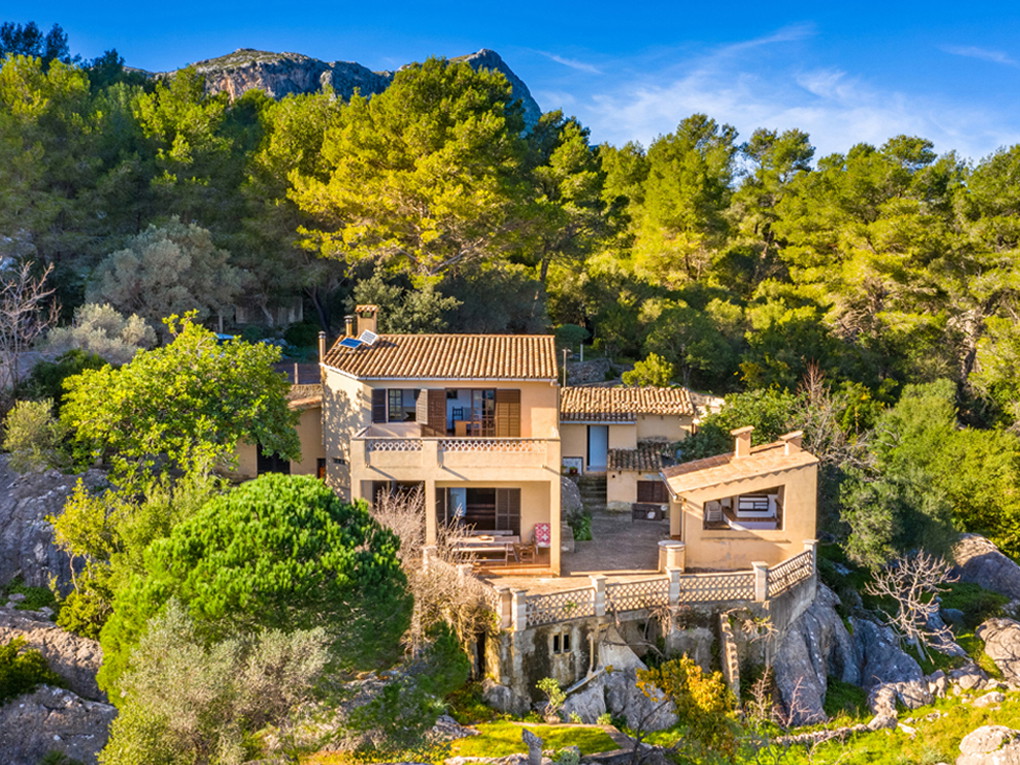 Finca in Pollensa with spectacular sea views