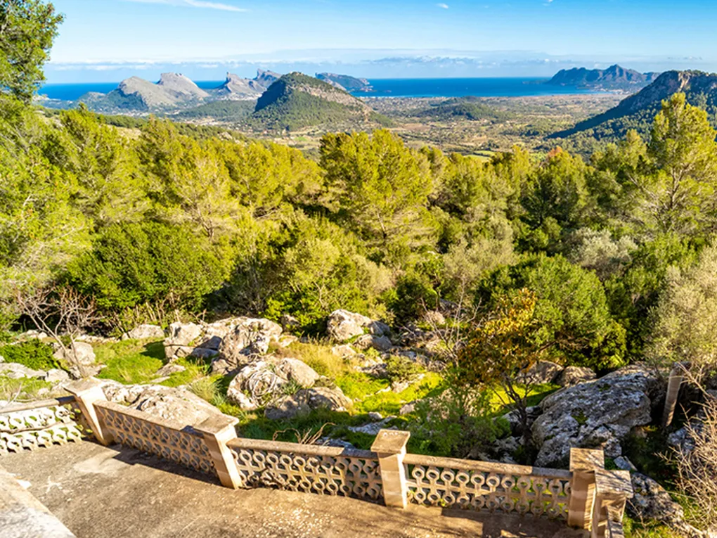 Finca in Pollensa with spectacular sea views-3