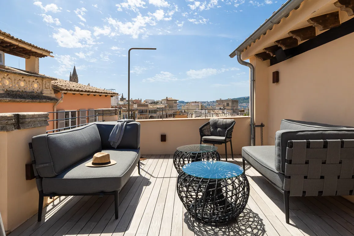 Charming penthouse in Palma's pedestrian zone-8