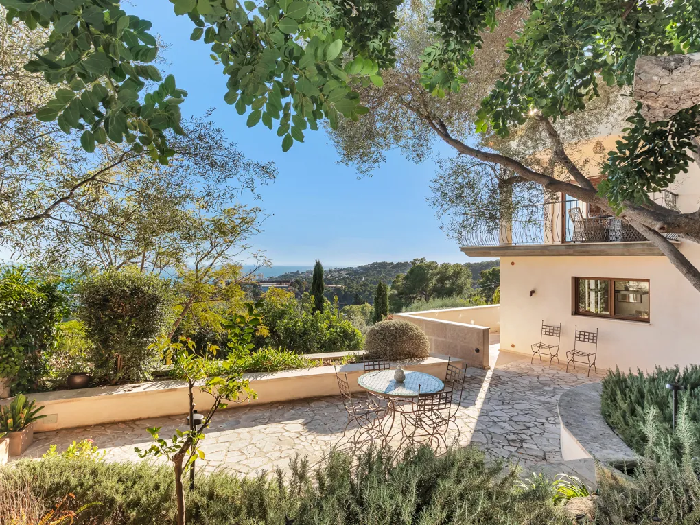 Odnowiony dom w Genui-24