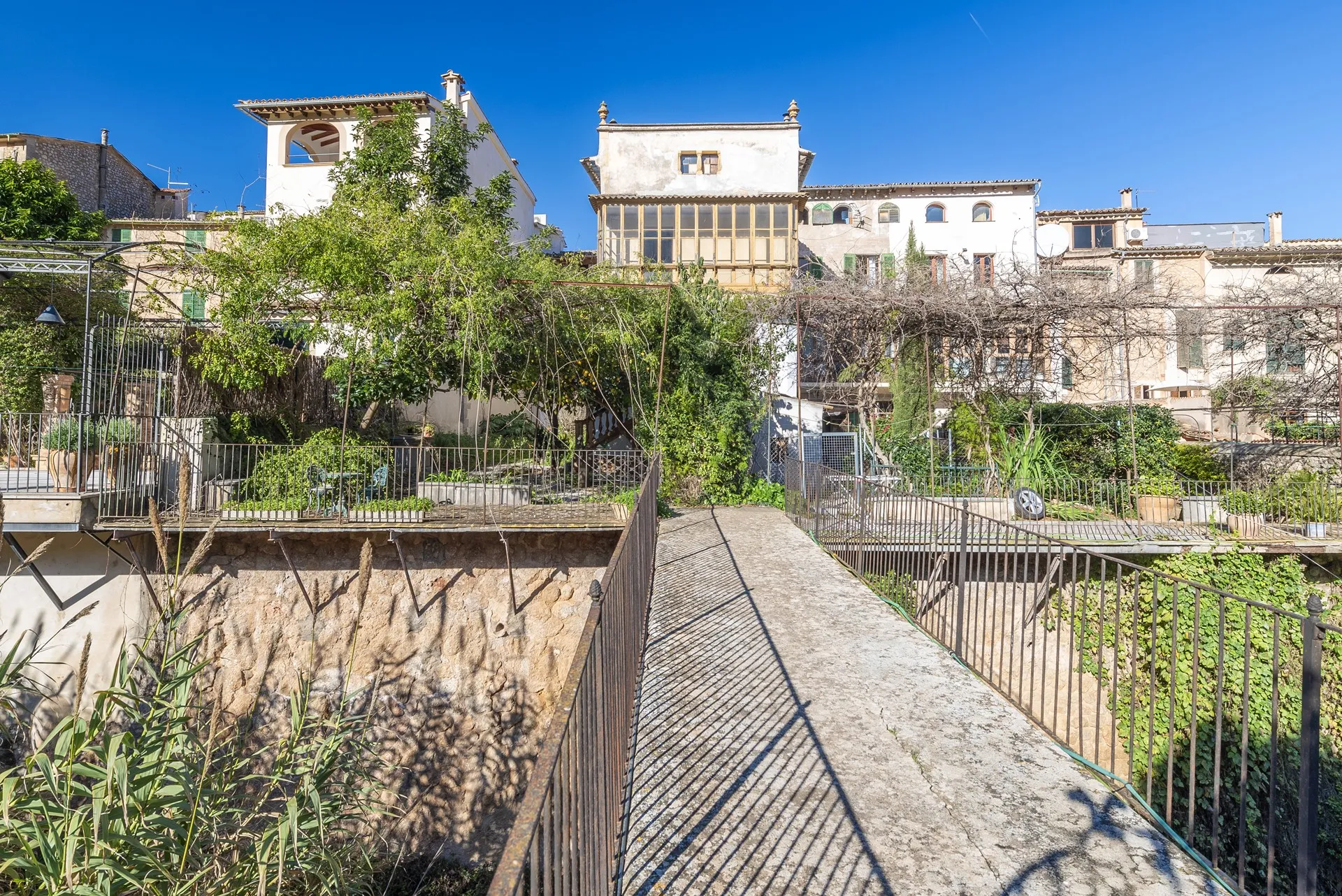 Encantadora casa de pueblo del siglo XIX para renovar-26