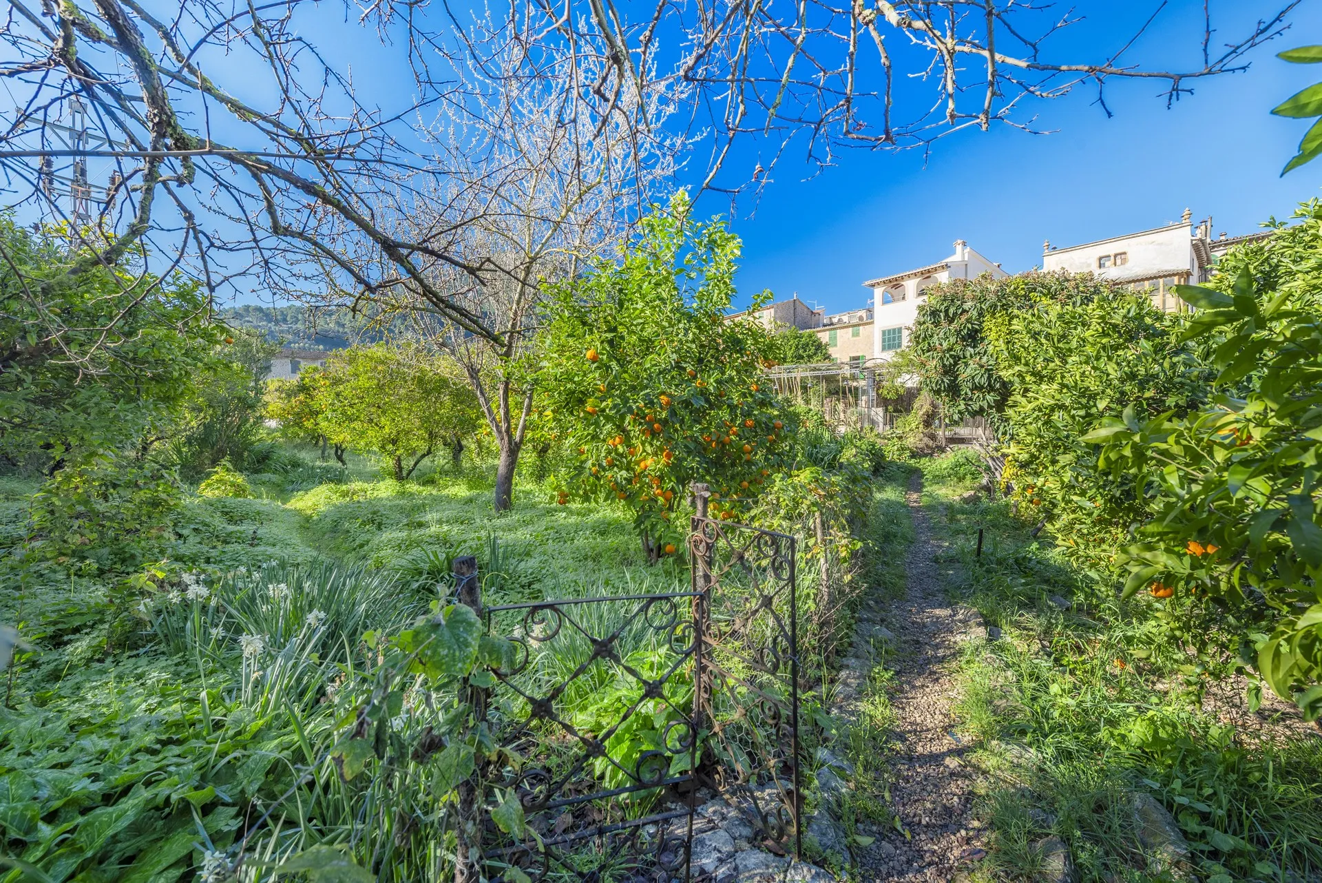 Encantadora casa de pueblo del siglo XIX para renovar-25