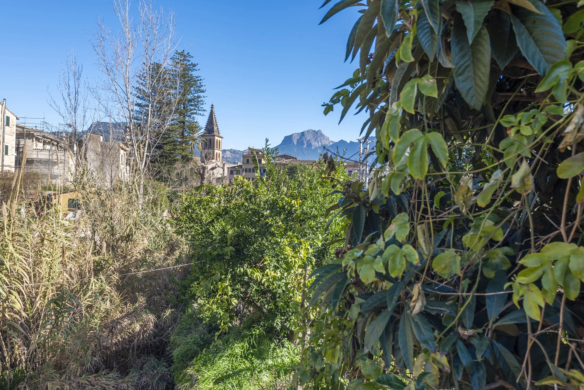 Encantadora casa de pueblo del siglo XIX para renovar-27