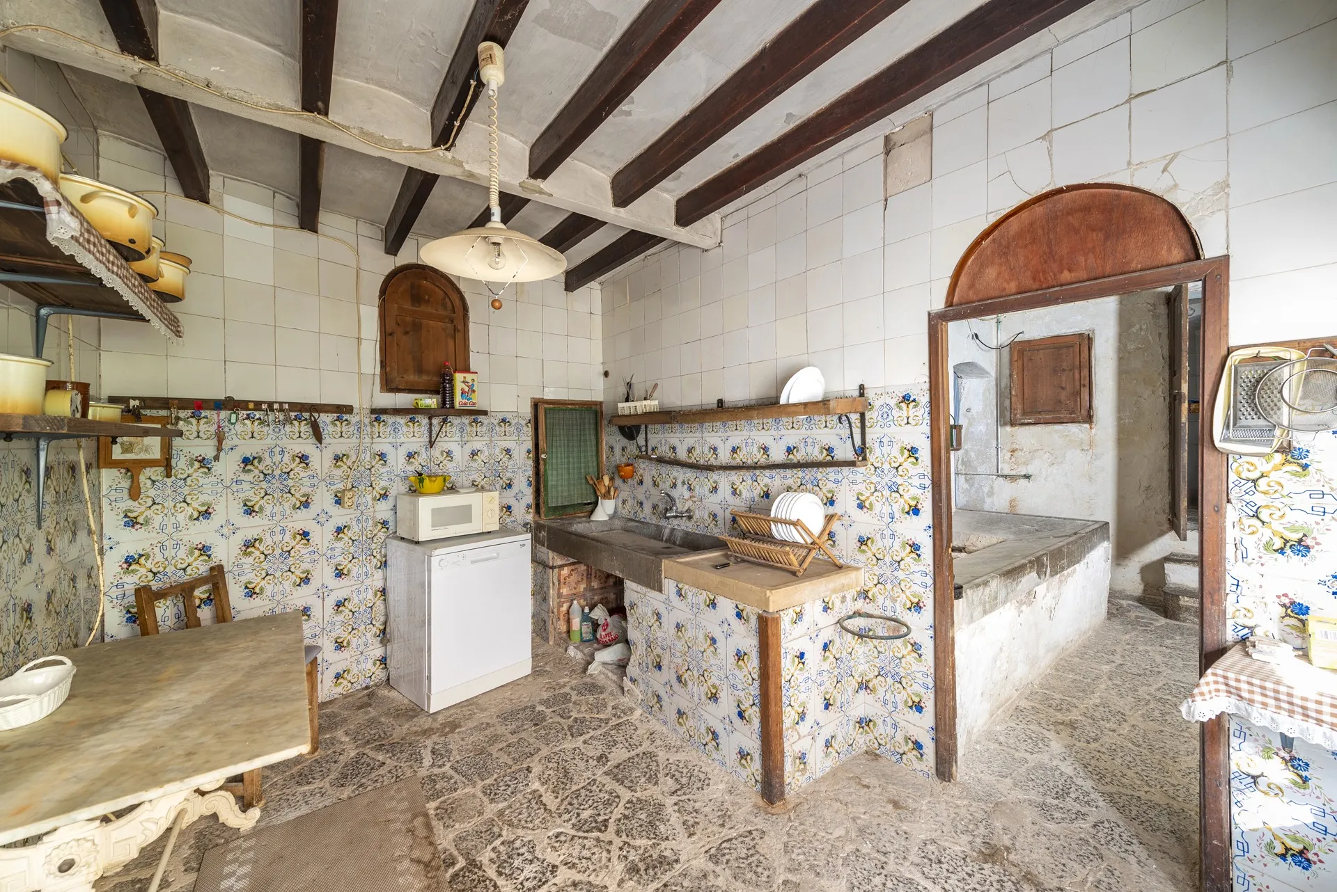 Encantadora casa de pueblo del siglo XIX para renovar-24