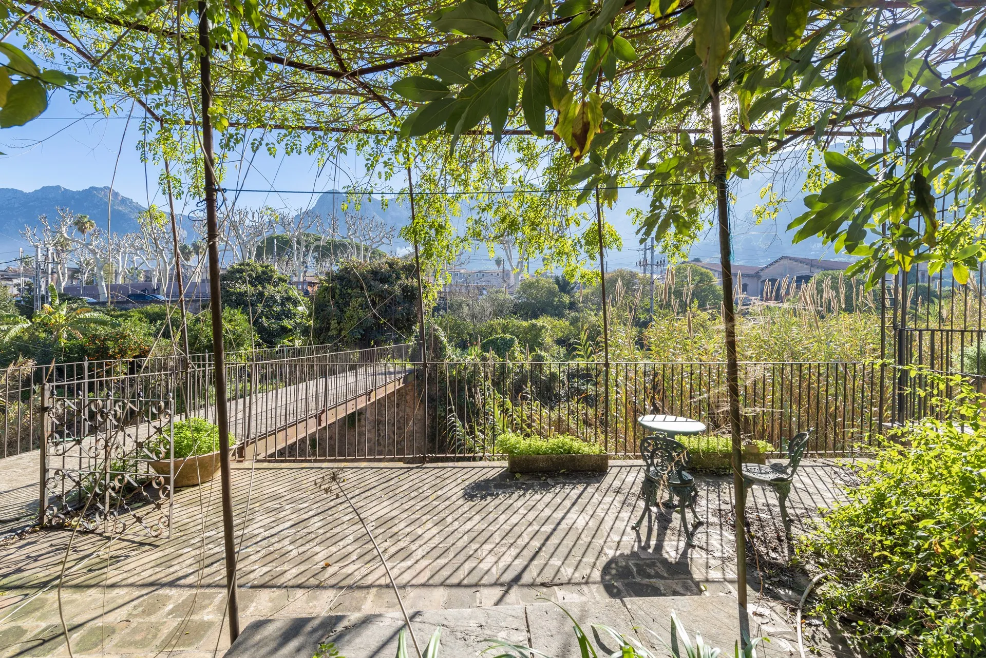 Encantadora casa de pueblo del siglo XIX para renovar-4