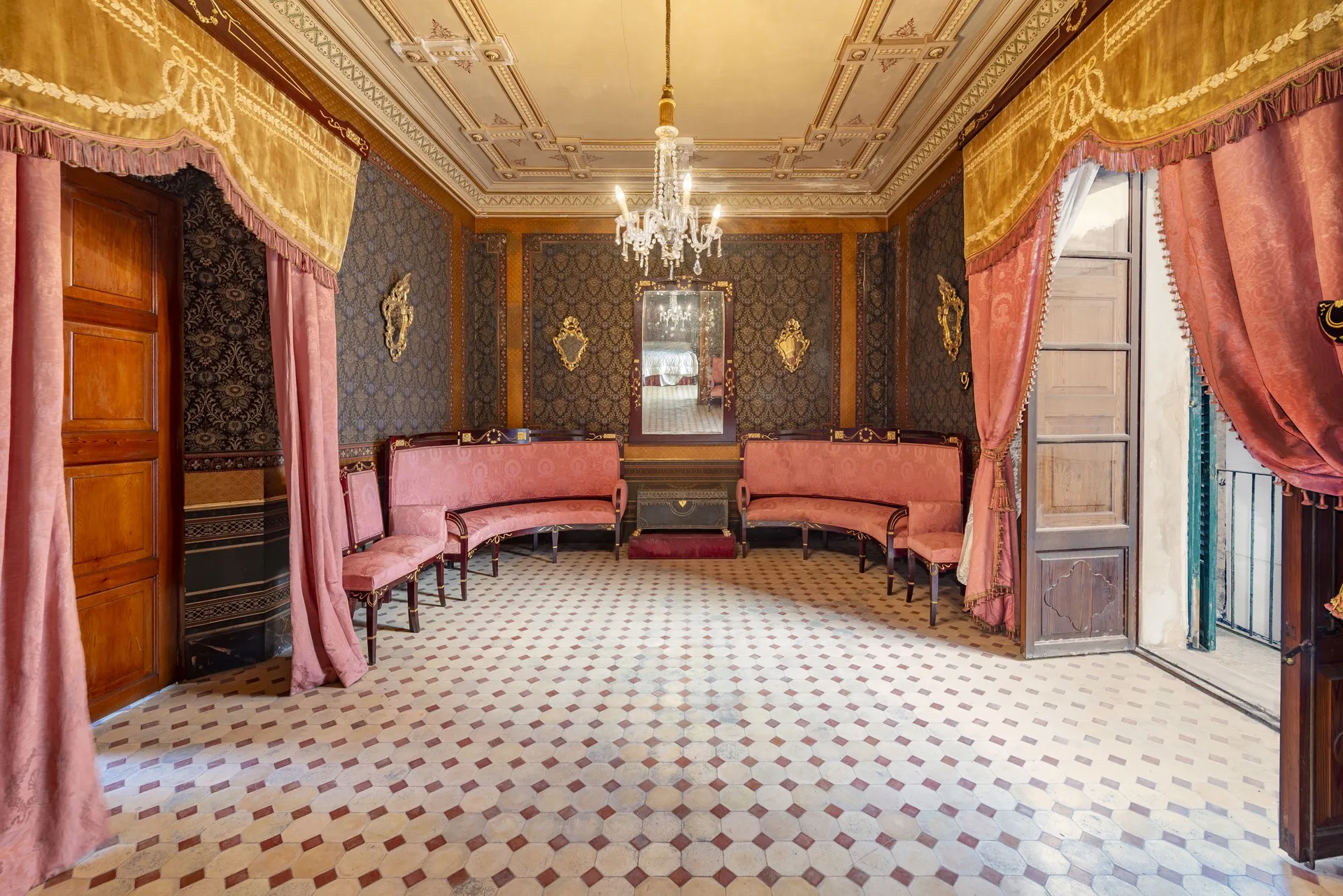 Charmantes, renovierungsbedürftige Stadthaus aus dem 19. Jahrhundert-14