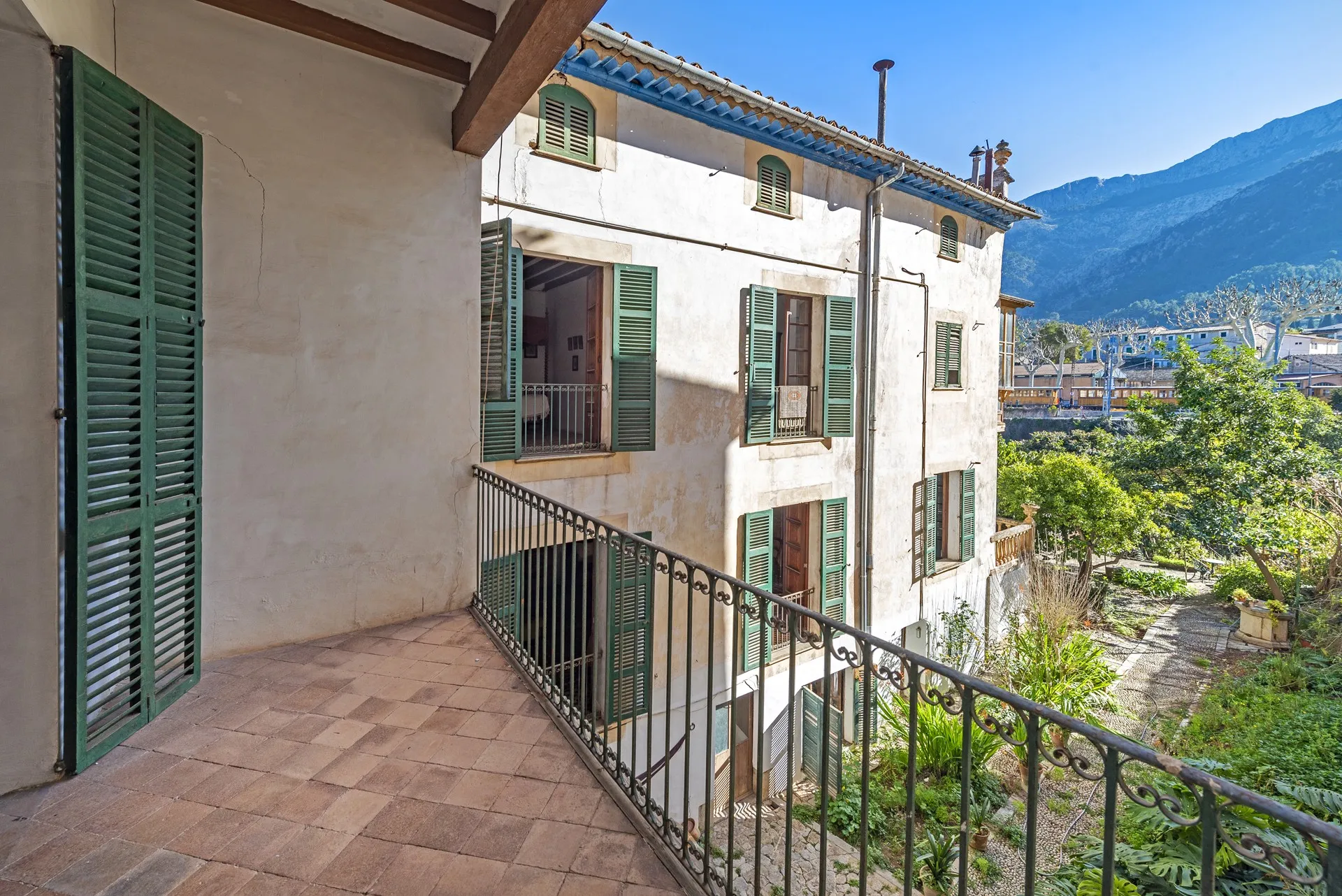 Encantadora casa de pueblo del siglo XIX para renovar-22