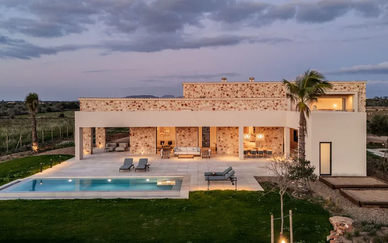 Exclusive new build finca in idyllic location near Cala Llombards