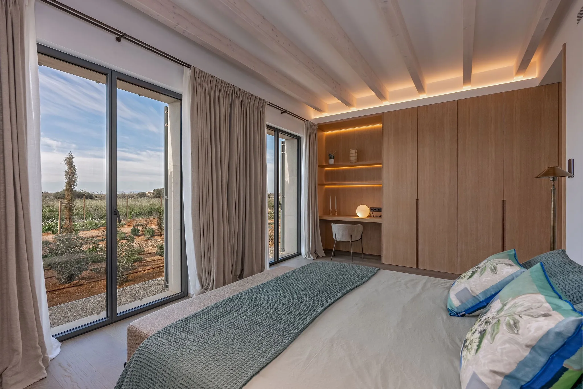 Exclusive new build finca in idyllic location near Cala Llombards-12