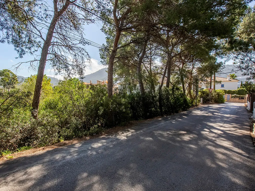 Construction plot in walking distance to the port-5