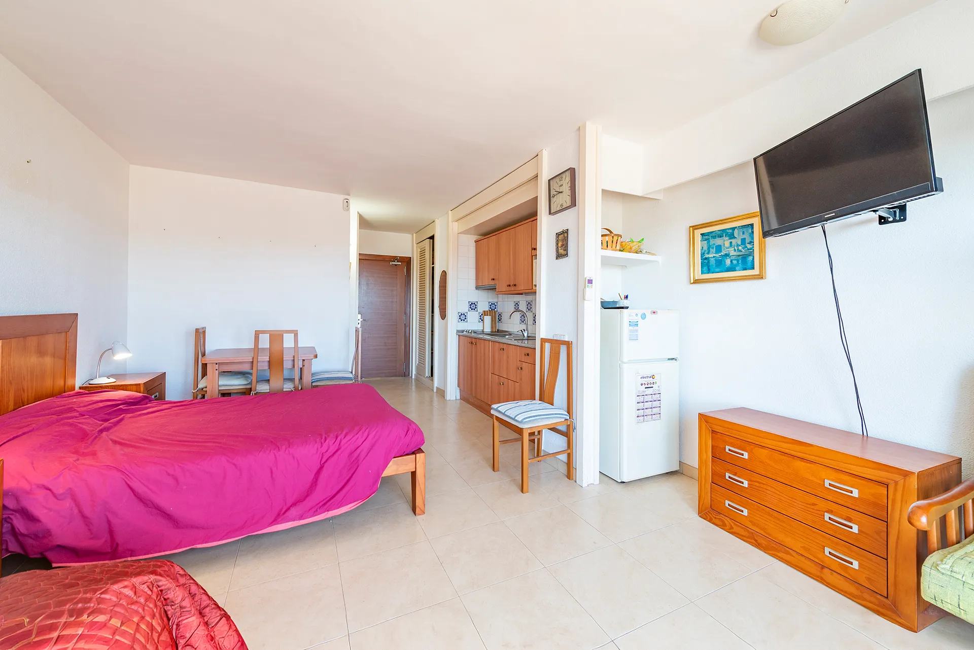 Estudi lluminós en planta superior amb àmplies vistes a les muntanyes a Alcúdia-8