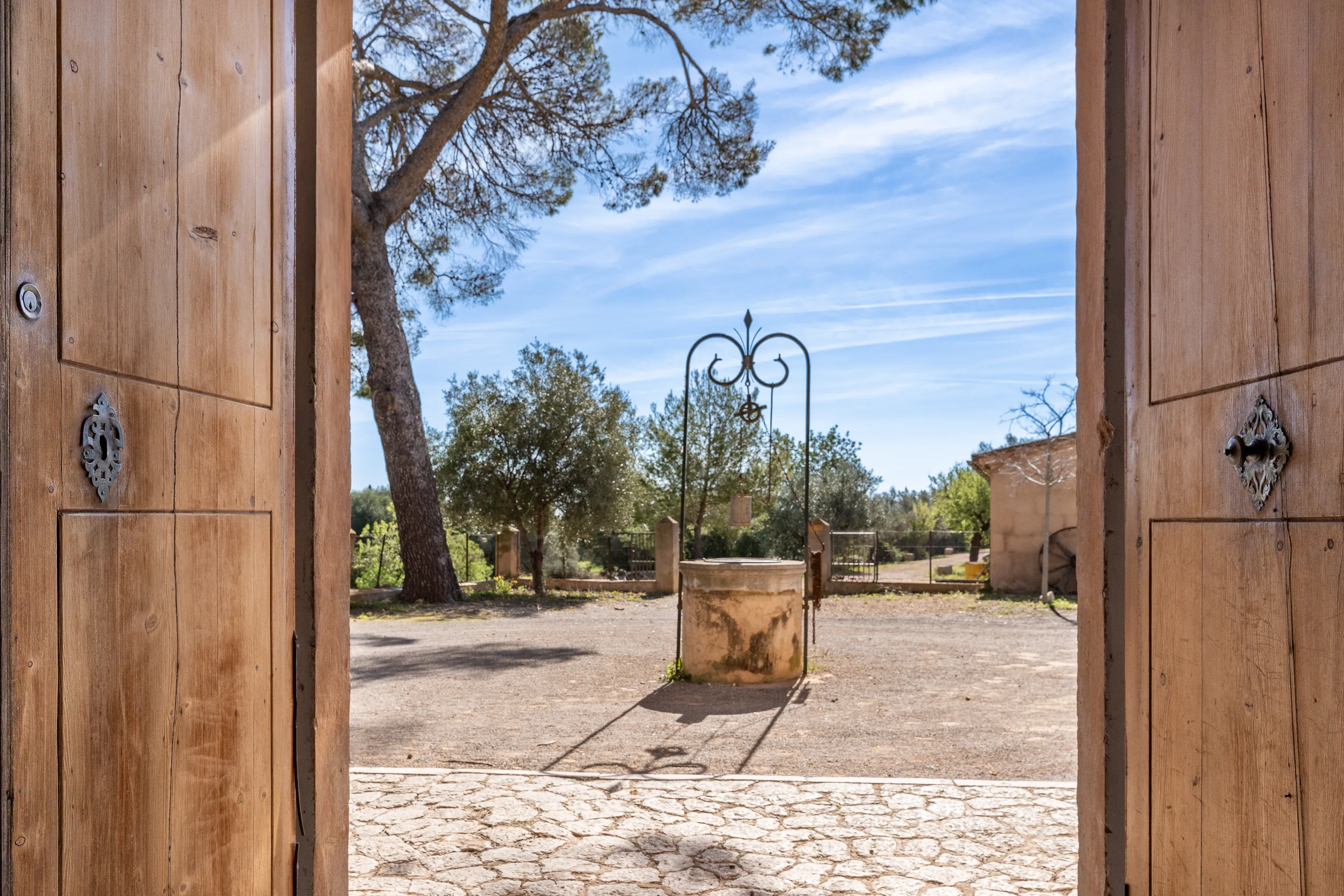 Finca mallorquina con carácter, privacidad y vistas únicas-15