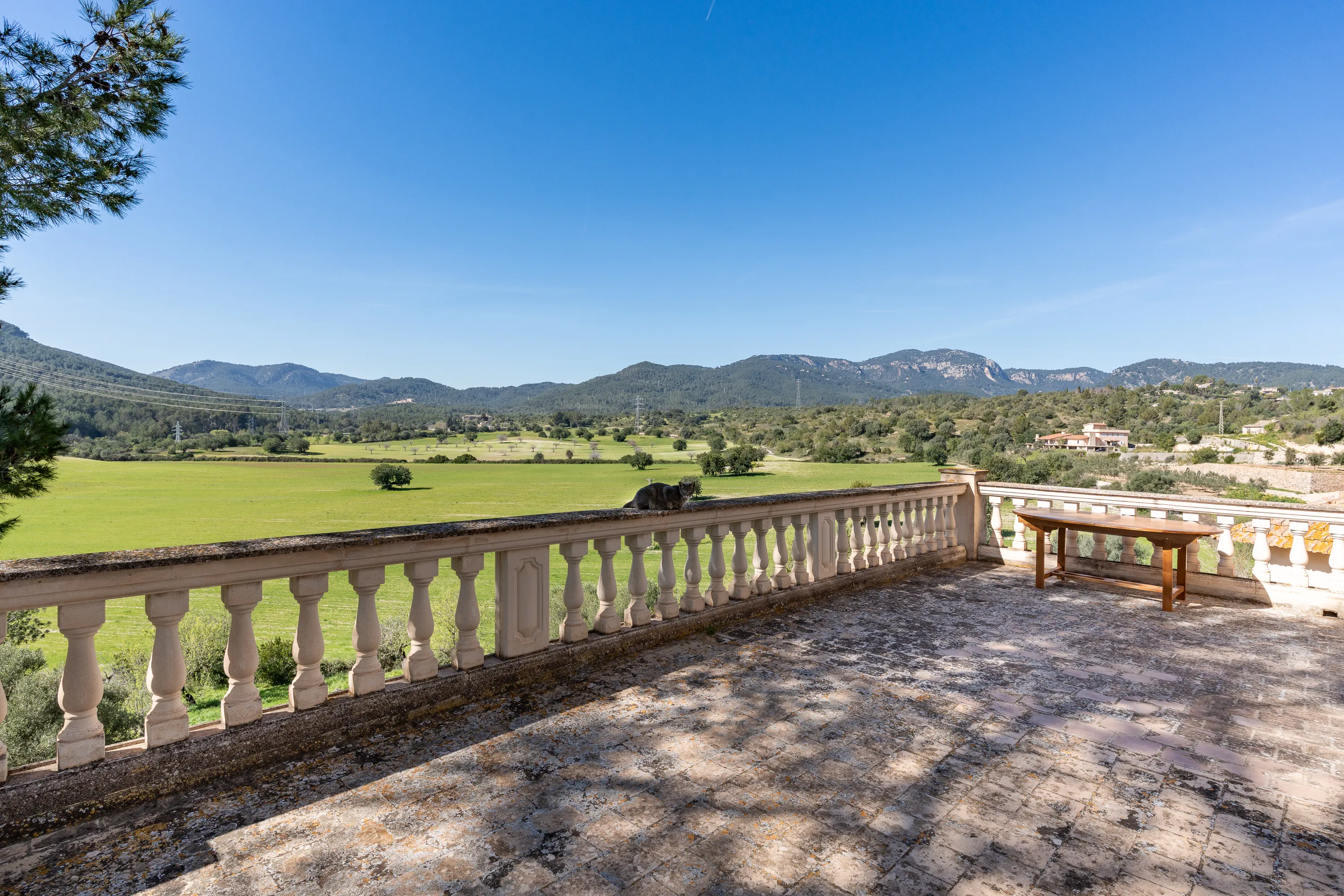 Finca mallorquina con carácter, privacidad y vistas únicas-13