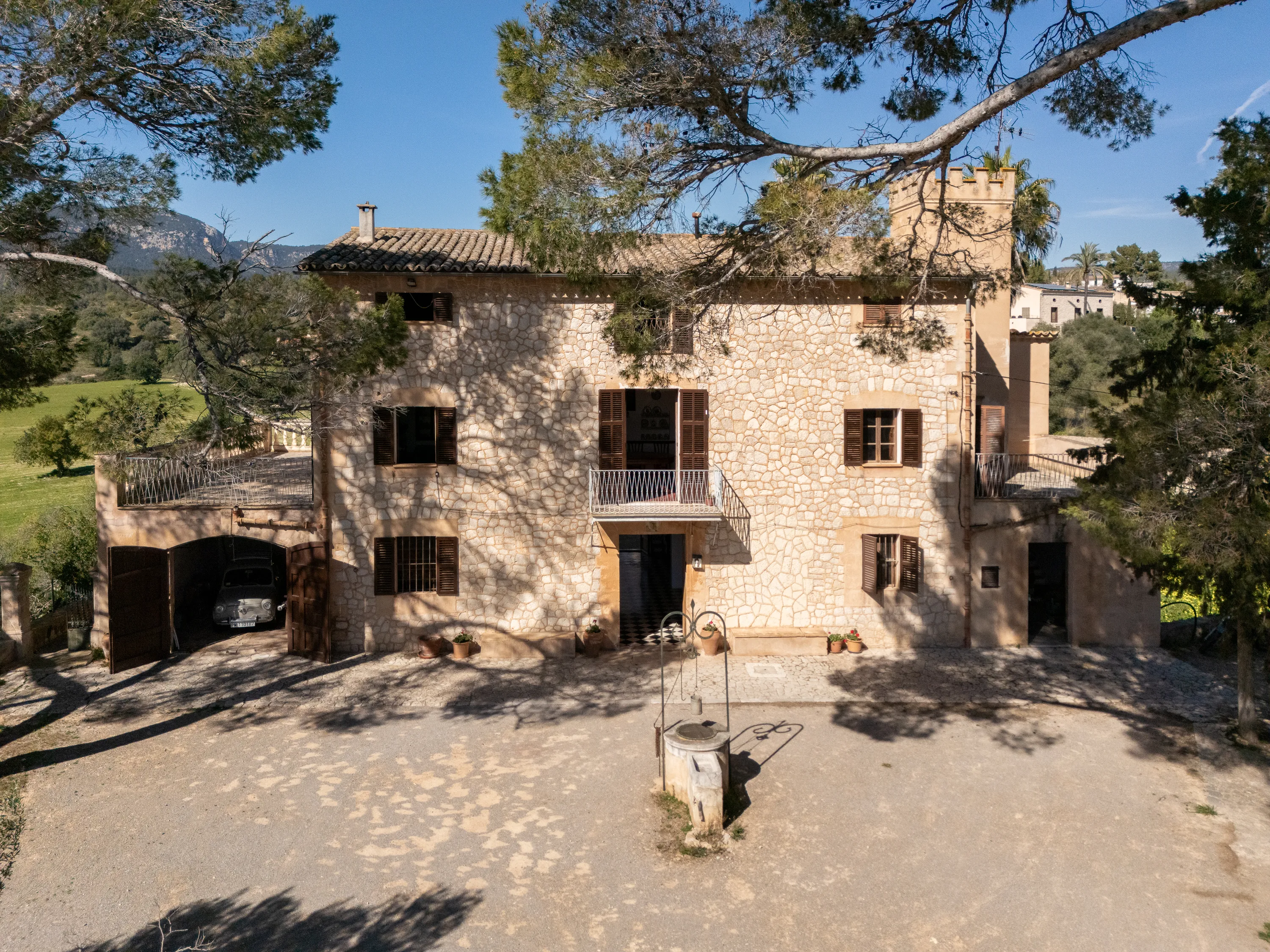 Finca mallorquina con carácter, privacidad y vistas únicas-2