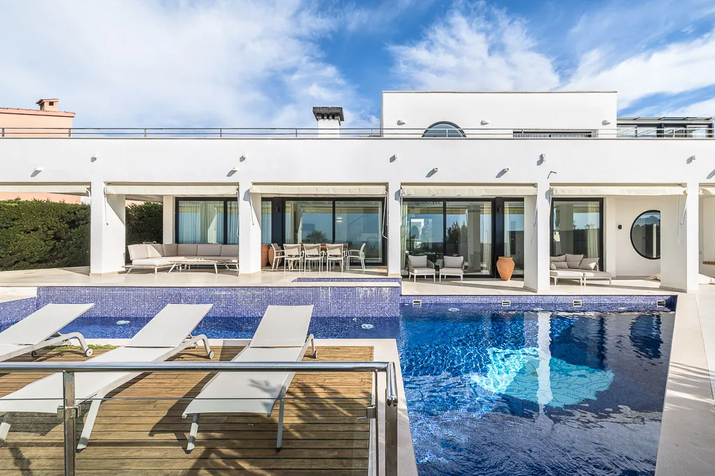 Moderne villa med bedste beliggenhed og fantastisk udsigt over bugten-2