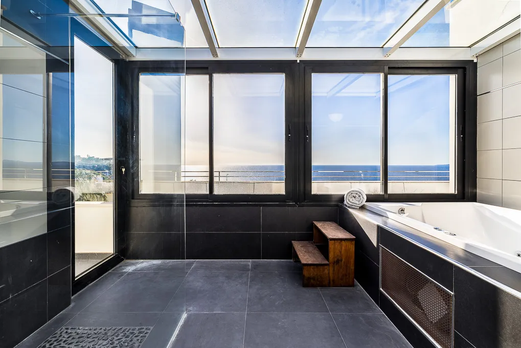 Moderne villa med bedste beliggenhed og fantastisk udsigt over bugten-14