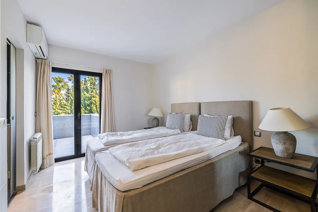 Moderne villa med bedste beliggenhed og fantastisk udsigt over bugten-13