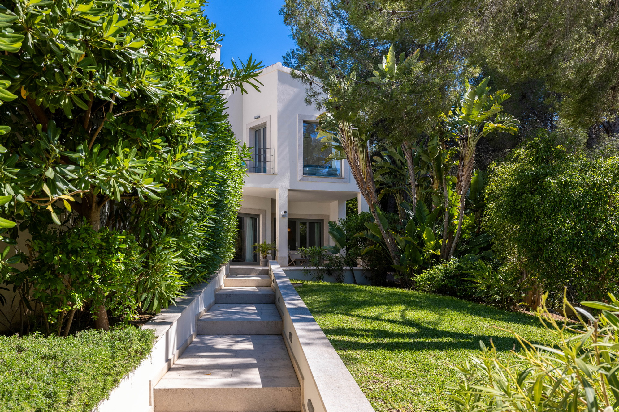 Exclusive golf estate in prime Santa Ponsa location – Elegance, privacy & Mediterranean living-29