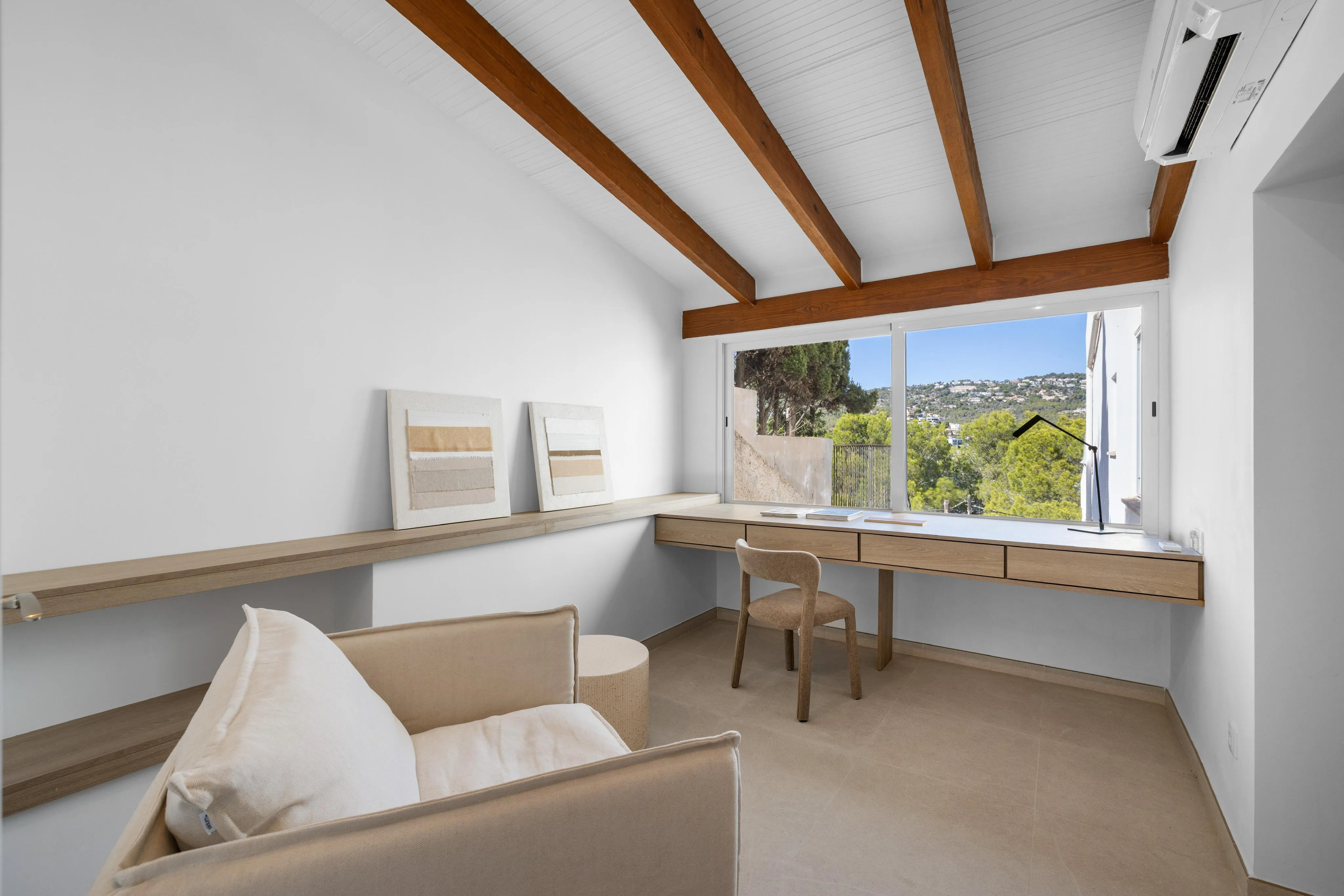 Exclusiu apartament amb encant i vistes panoràmiques-7