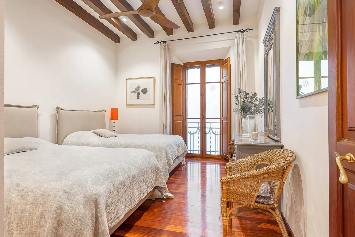 Excepcional apartamento en primera línea de mar con terraza privada en la azotea, ascensor y garaje en Calatrava-12