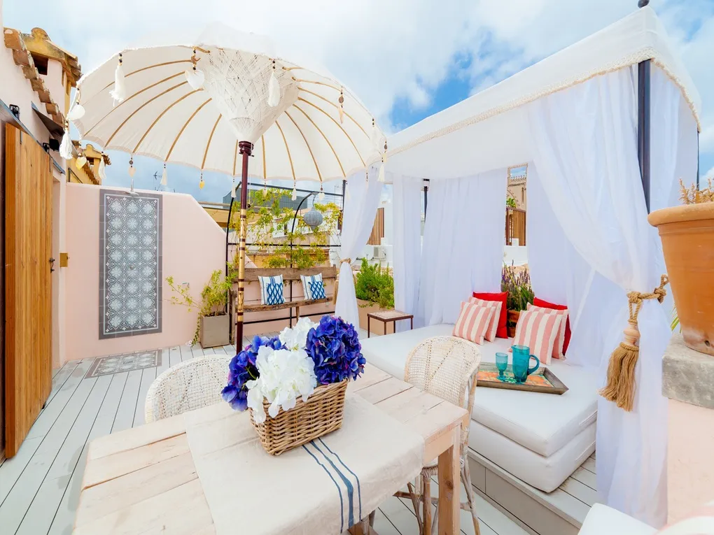 Herausragende Wohnung in 1. Meereslinie mit Dachterrasse, Lift und Garage in Calatrava-3