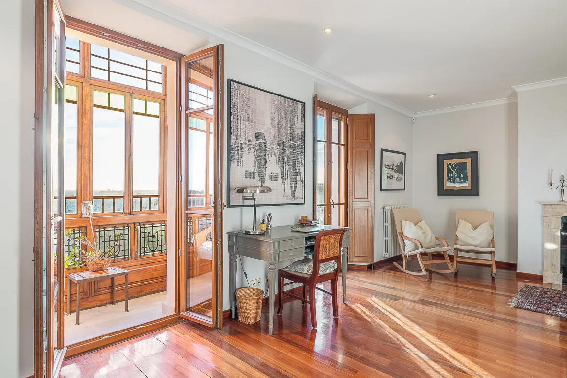 Herausragende Wohnung in 1. Meereslinie mit Dachterrasse, Lift und Garage in Calatrava-10