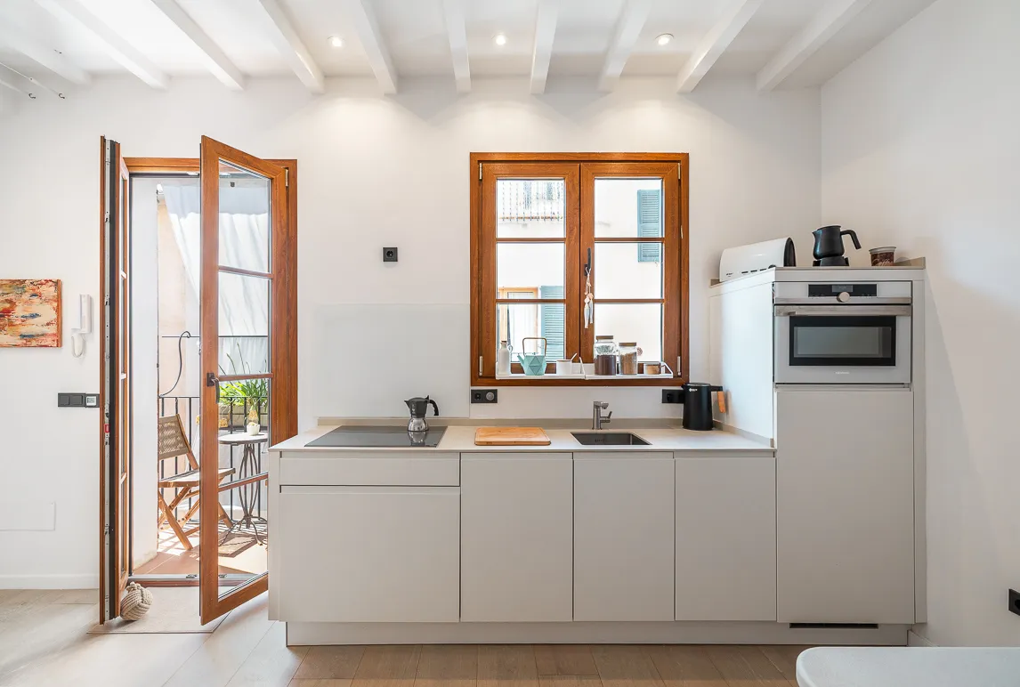 Duplex penthouse with sea view on a picturesque Old Town lane in Calatrava-6