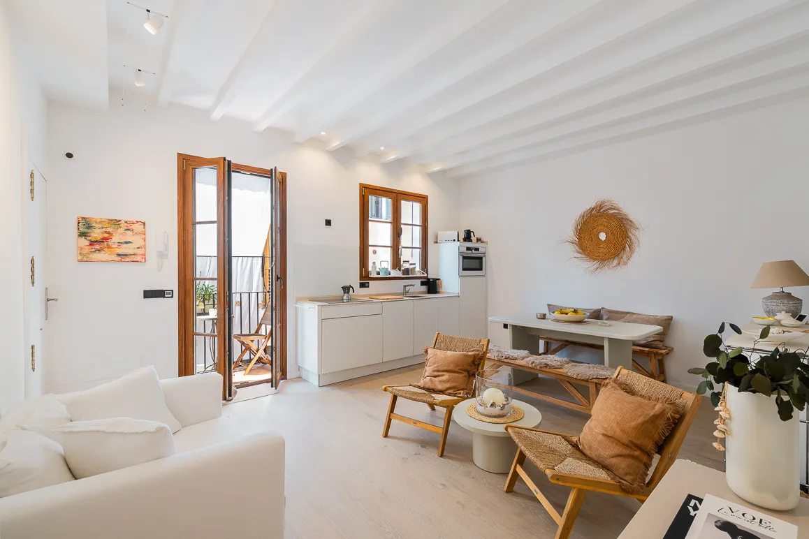 Duplex penthouse with sea view on a picturesque Old Town lane in Calatrava-3
