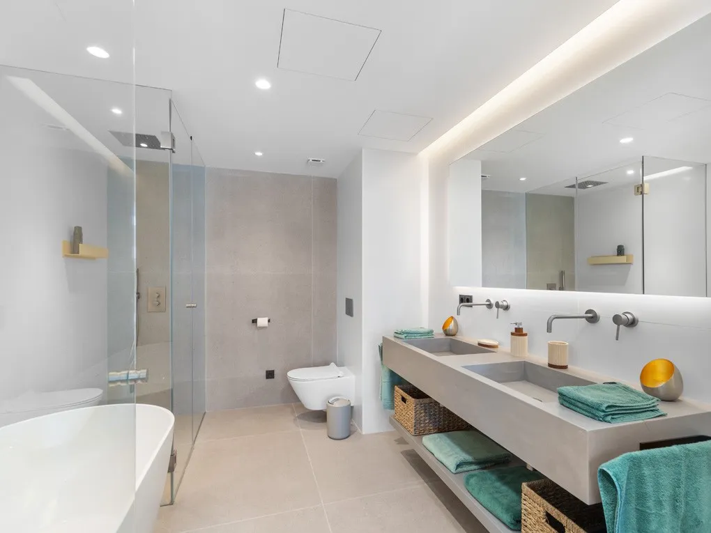 Newly built flat with terrace, parking and communal pool-7