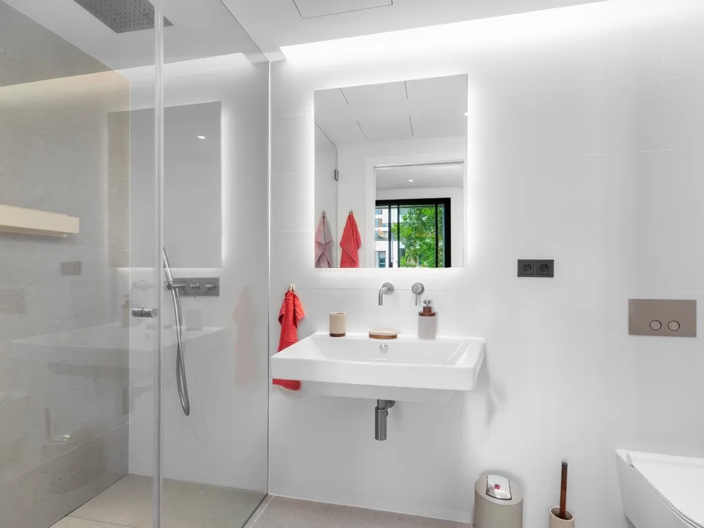 Newly built flat with terrace, parking and communal pool-9