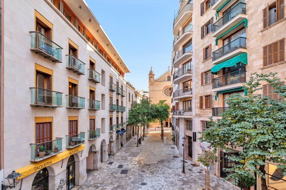 Commercial property for sale in the heart of Palma's old town