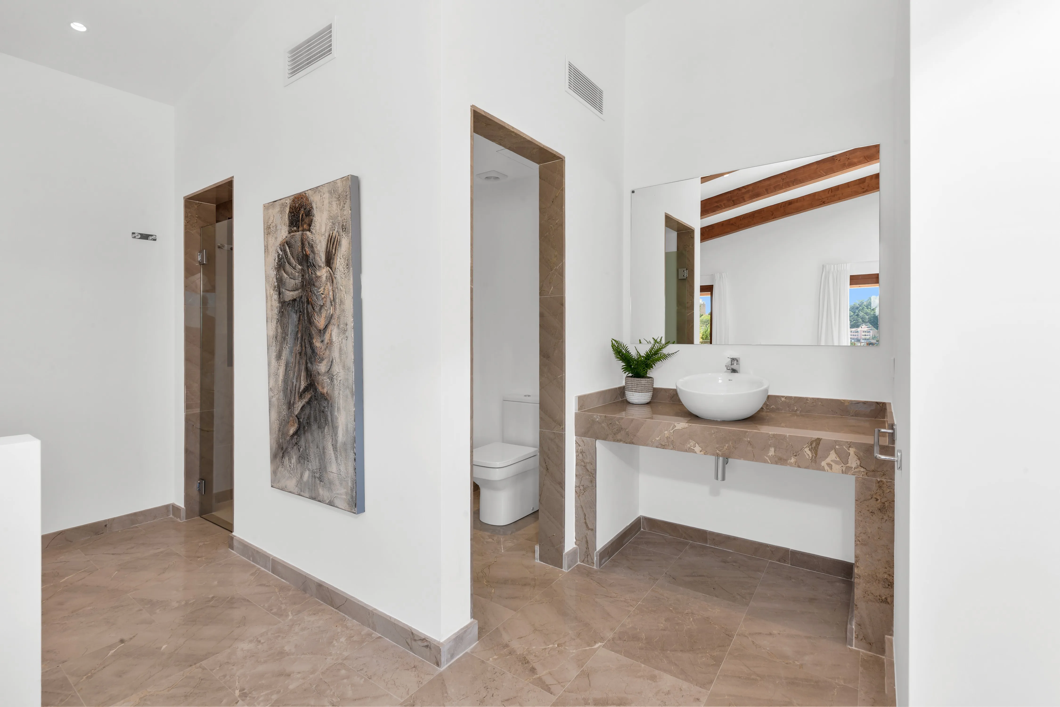 Fantastisk ejendom med udsigt over havnen-3