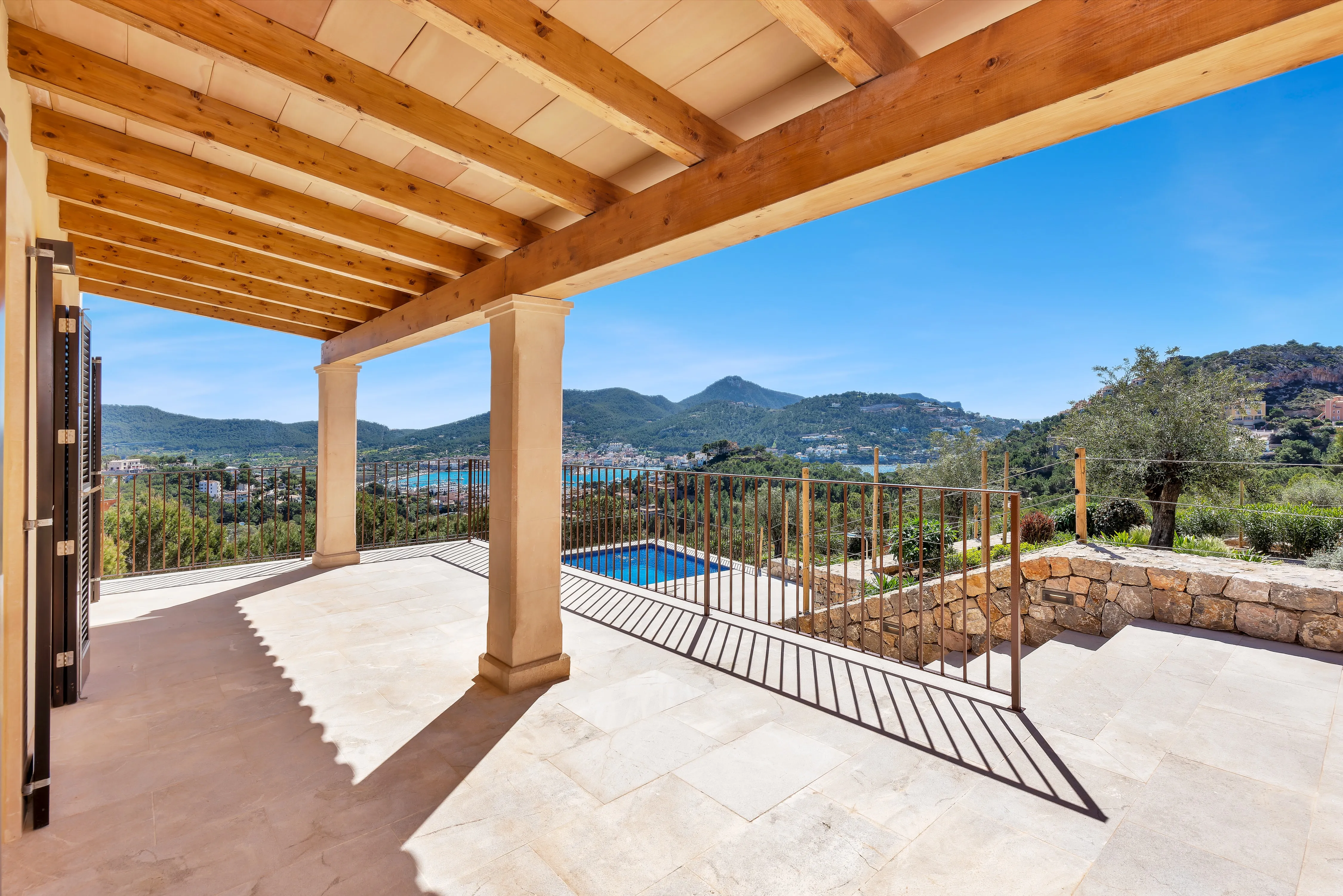 Fantastisk ejendom med udsigt over havnen-26