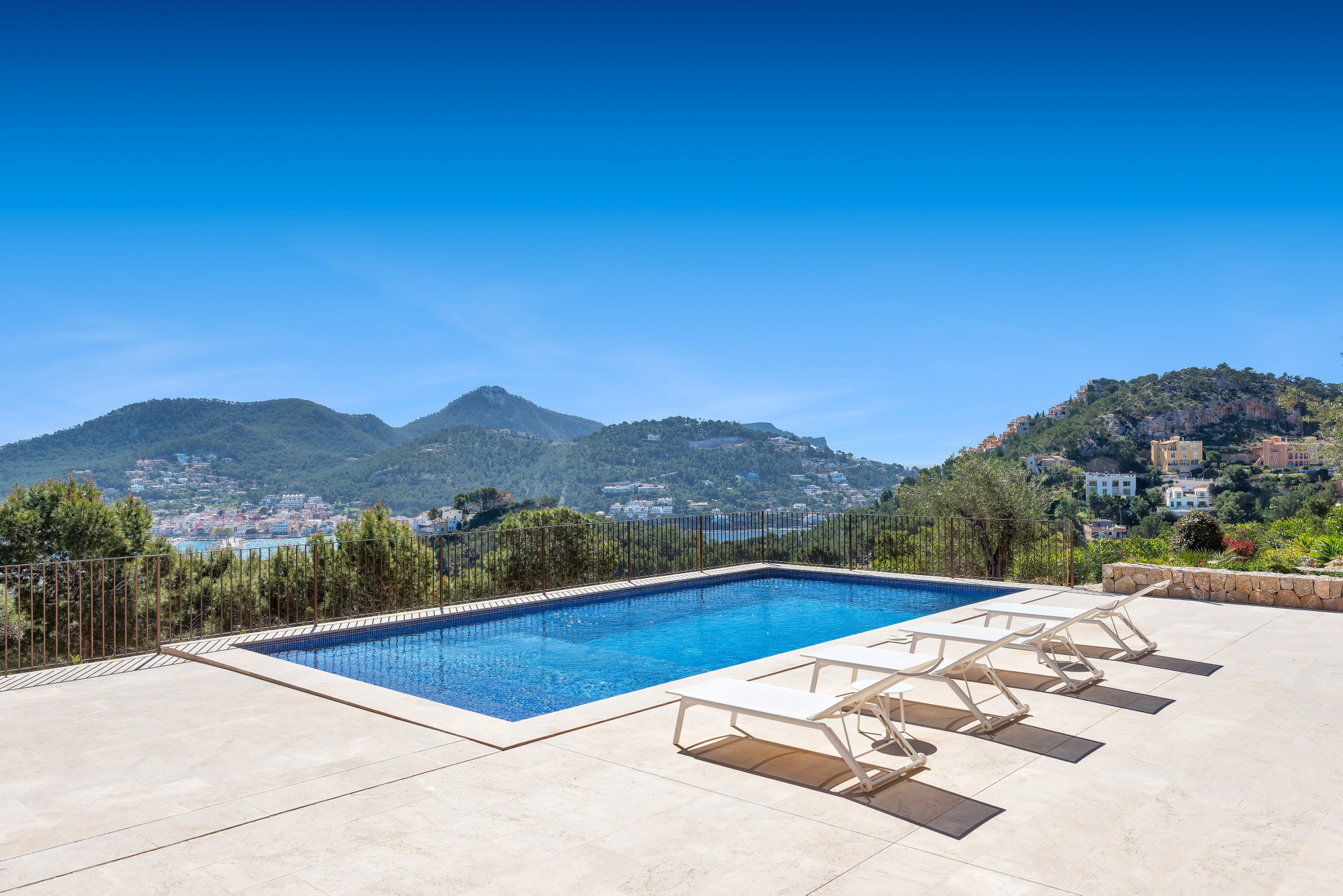 Superb property with views over the harbour