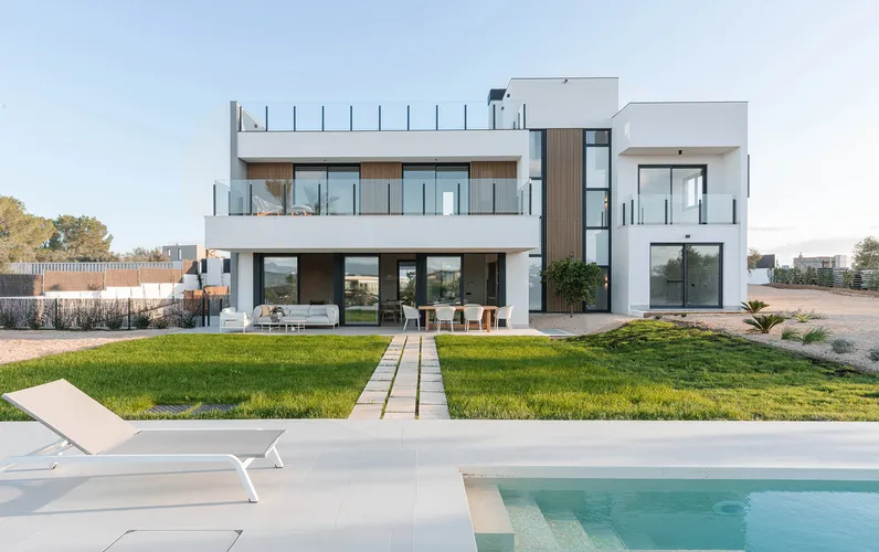 Villa med självförsörjande design och stor komfort i Son Gual