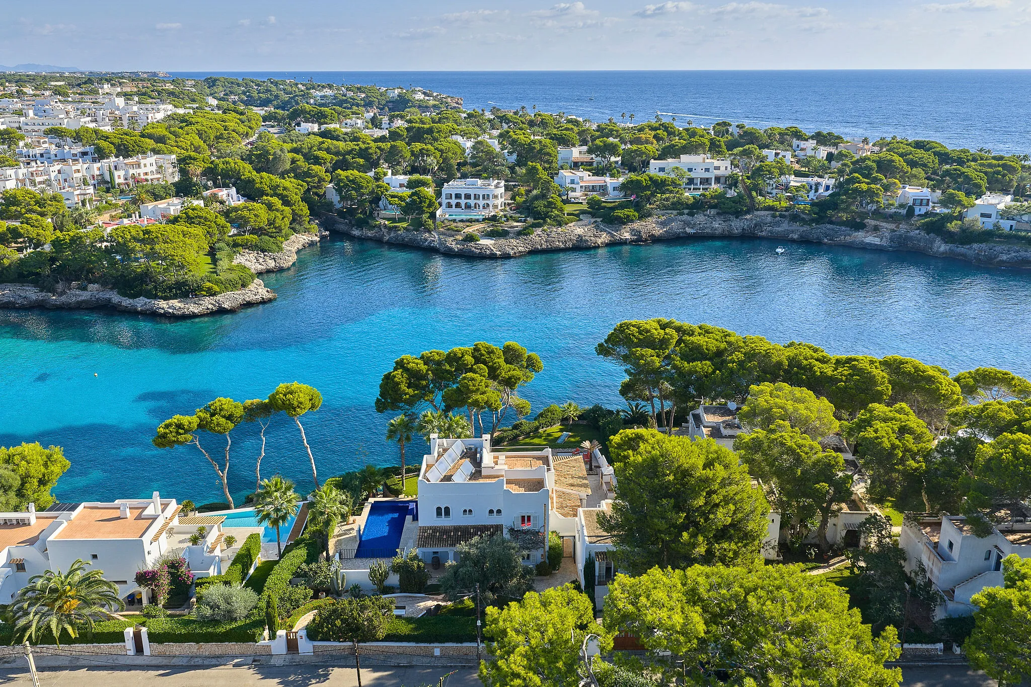 Eksklusiv villa med førsteklasses beliggenhed og adgang til havet-1