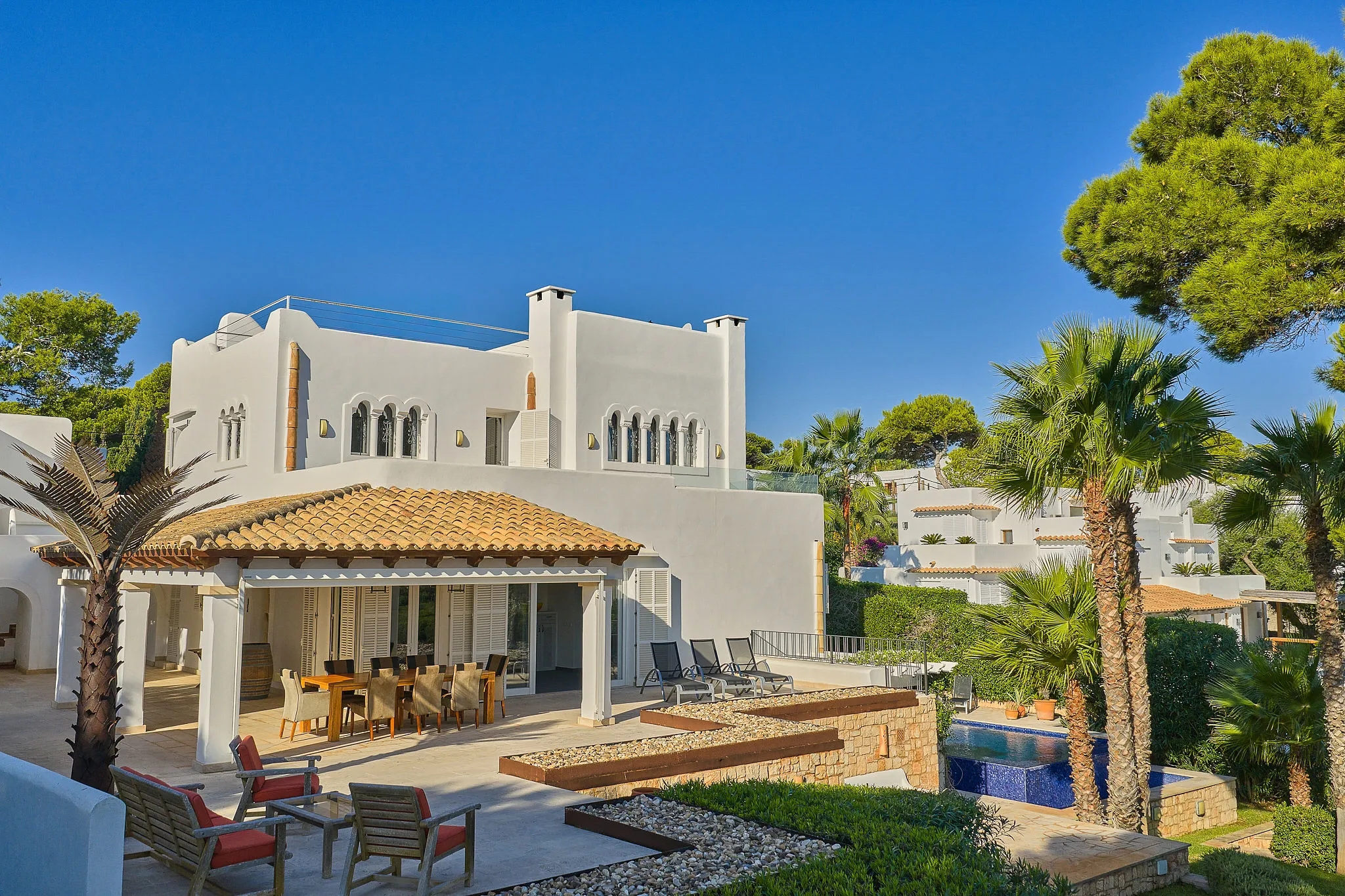 Exclusiva villa en ubicación codiciada con acceso al mar-2