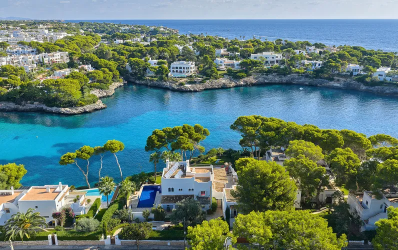 Exclusiva villa en ubicación codiciada con acceso al mar