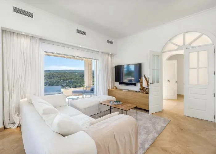 Vacker villa med panoramautsikt-4