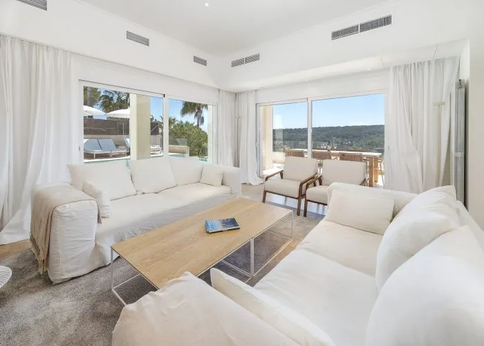 Vacker villa med panoramautsikt-3