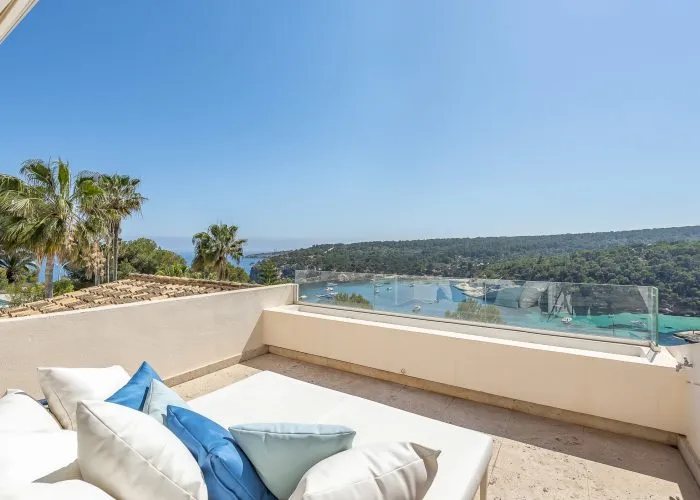 Vacker villa med panoramautsikt-13