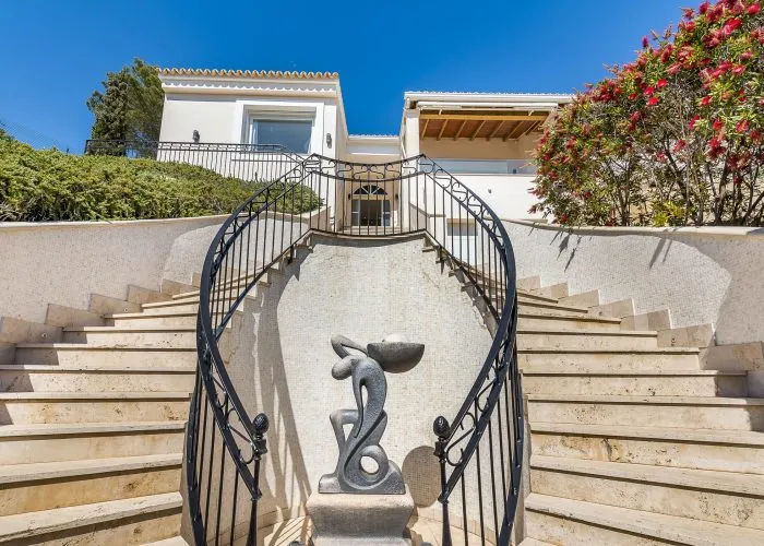 Smuk villa med panoramaudsigt-24