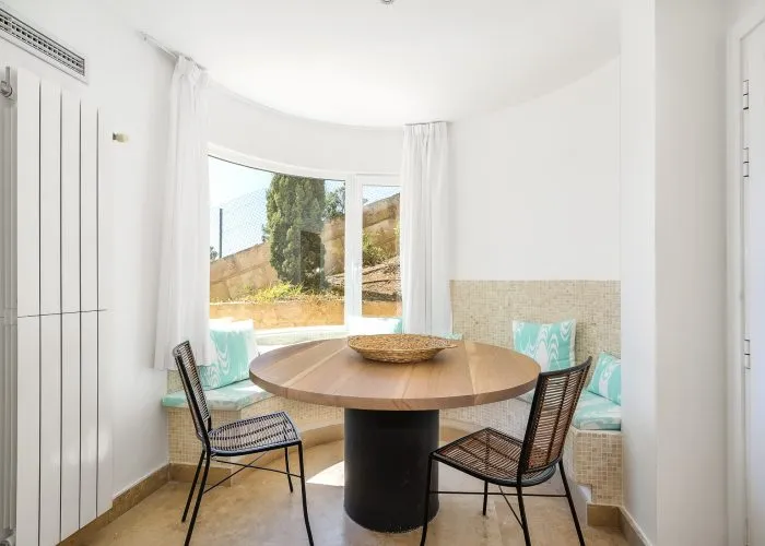 Smuk villa med panoramaudsigt-8