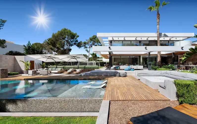 Luxe villa direct aan de golfbaan